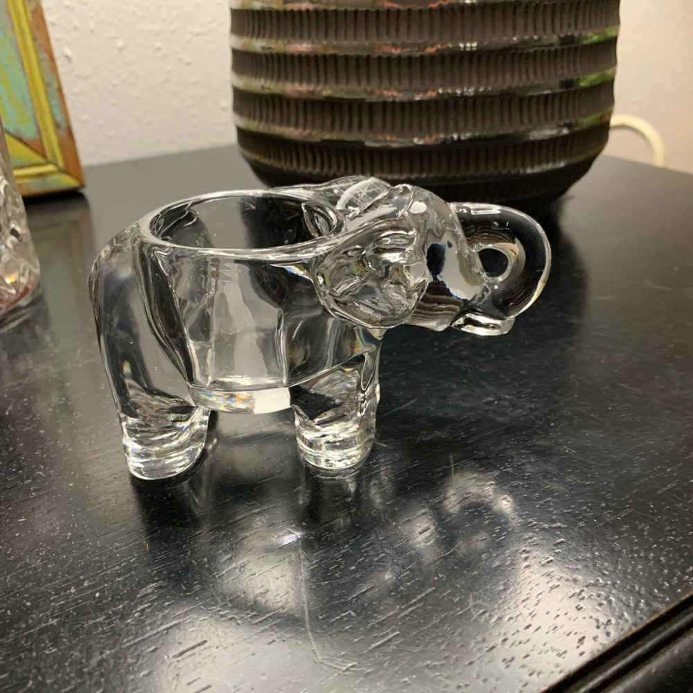 Elephant tea light holder
